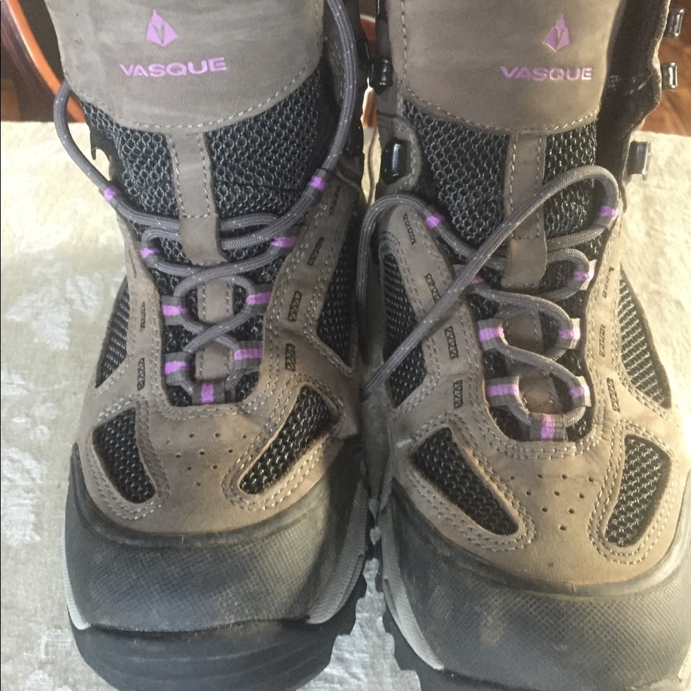 Womens Vasque Breeze hiking boots size 9 New